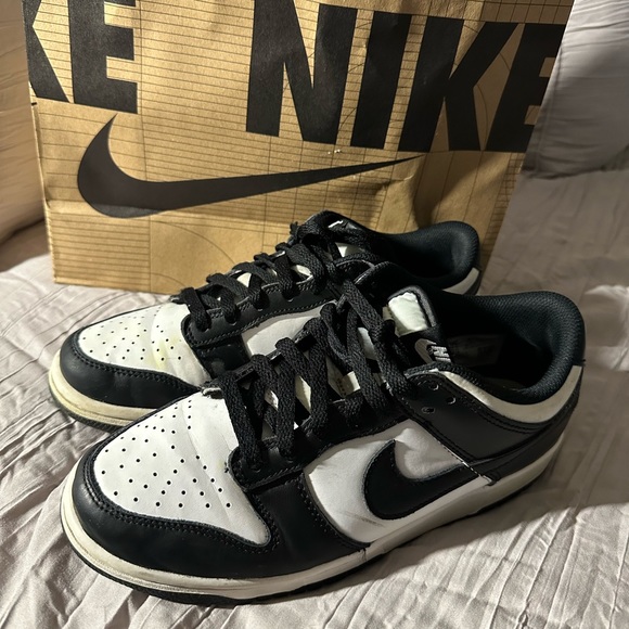 Nike - Picture 2 of 3